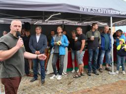 Eröffnung am Rathaus