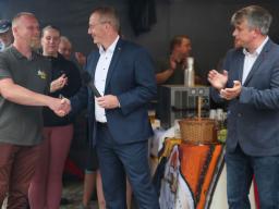 Eröffnung am Rathaus