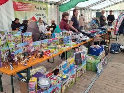 Flohmarkt im Festzelt