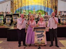 Fackelumzug mit den Friedebachern