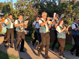 Fackelumzug mit den Friedebachern