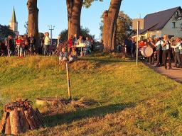 Fackelumzug mit den Friedebachern