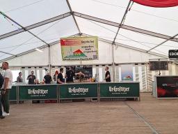 Eröffnung im Festzelt
