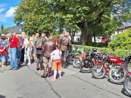 Oldtimer und Basar